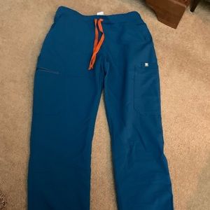 Figs straight leg scrubs. XS/P